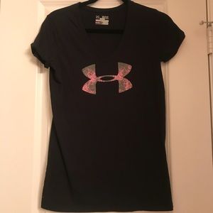 UA V-neck shirt